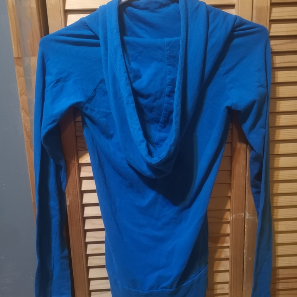 Sweatshirt from garage - Picture 2 of 3